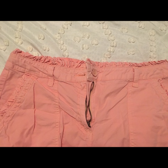 Pink flower shorts. - Picture 4 of 5